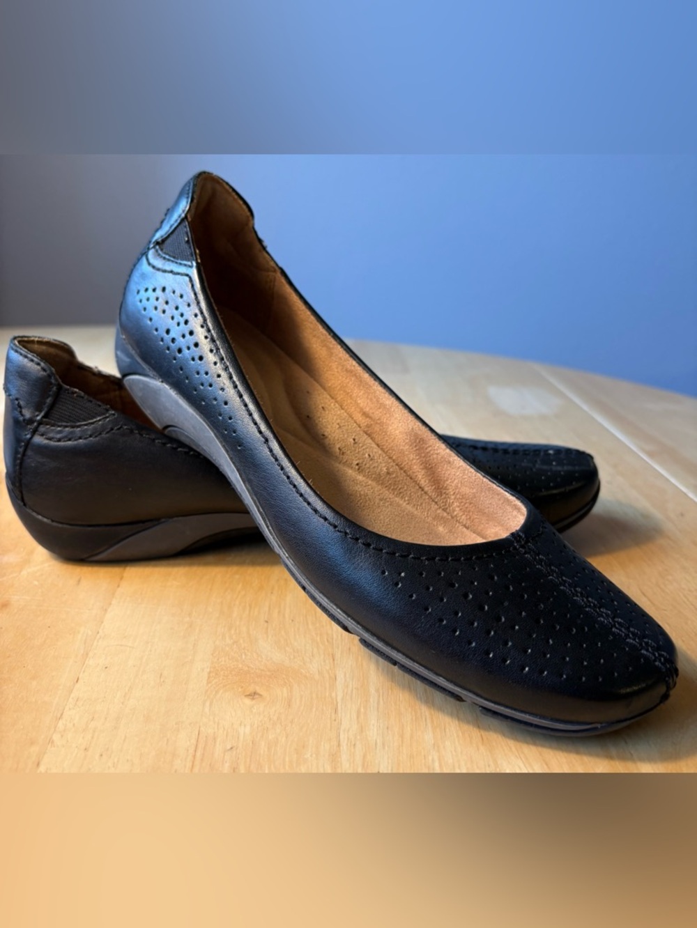 Naturalizer Smooth Black Perforated Leather Ballet Flat w All-Day Comfort-Size 7